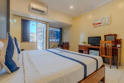 Deluxe-Doppelzimmer mit Balkon — Khách Sạn Hạnh Long